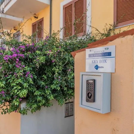Glorious Le Pavoncelle One Bedroom Sleeps Four Child Num1454 *