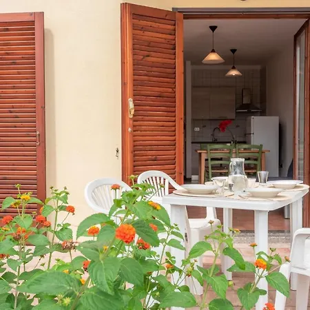 Glorious Le Pavoncelle One Bedroom Sleeps Four Child Num1454 * Santa Teresa Gallura