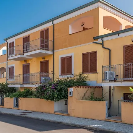 Apartment Glorious Le Pavoncelle One Bedroom Sleeps Four Num1454 Santa Teresa Gallura