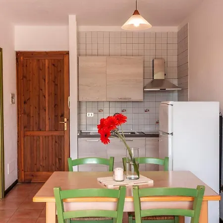 Glorious Le Pavoncelle One Bedroom Sleeps Four Num1454