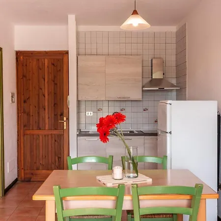 Glorious Le Pavoncelle One Bedroom Sleeps Four Child Num1454