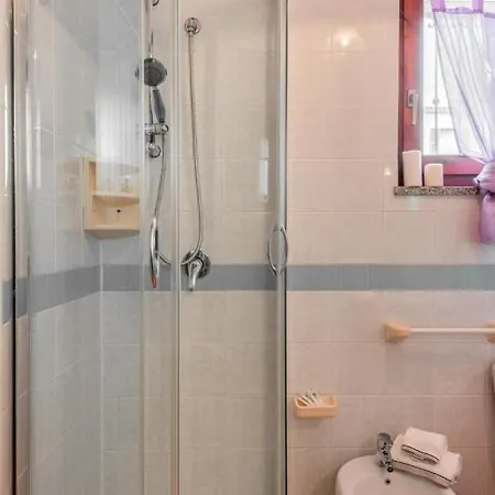 Apartment Glorious Le Pavoncelle One Bedroom Sleeps Four Child Num1454 Santa Teresa Gallura