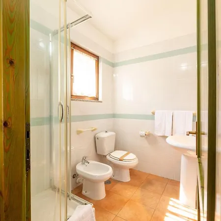 Glorious Le Pavoncelle One Bedroom Sleeps Four Num1454 Apartment